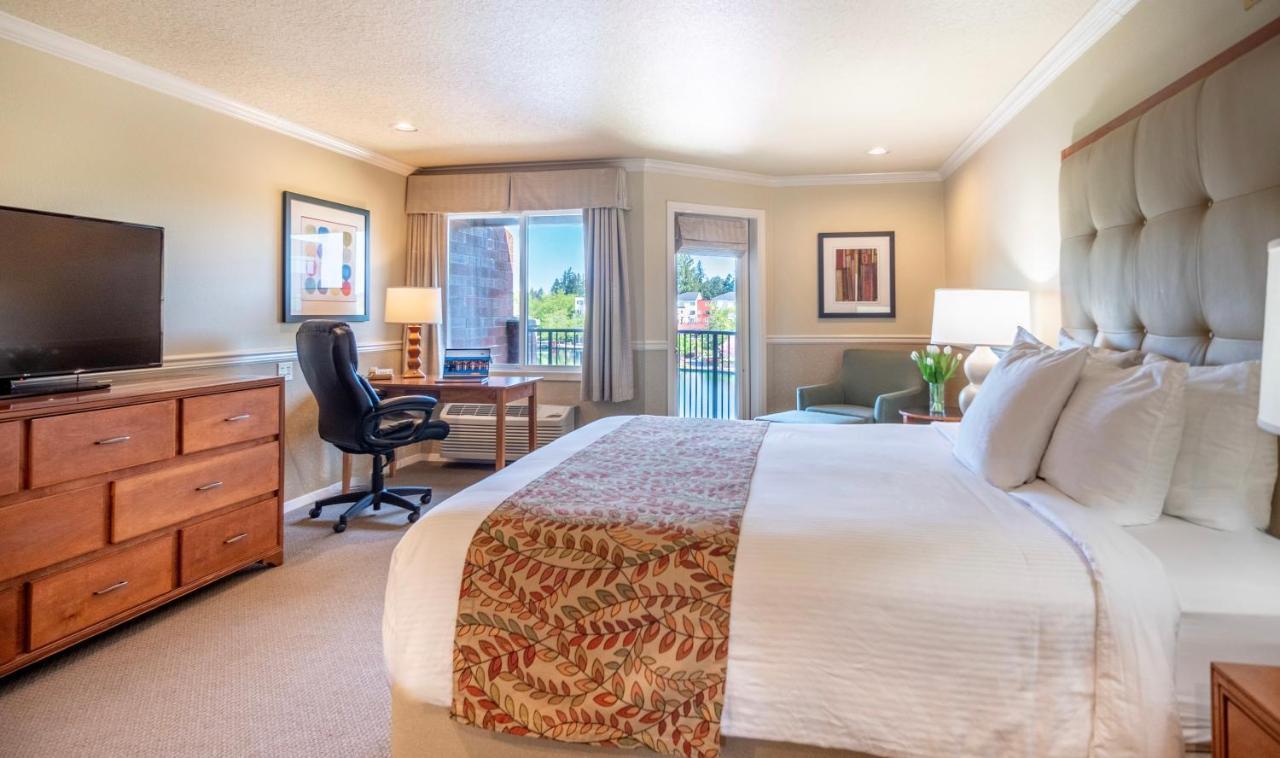 Century Hotel 4*