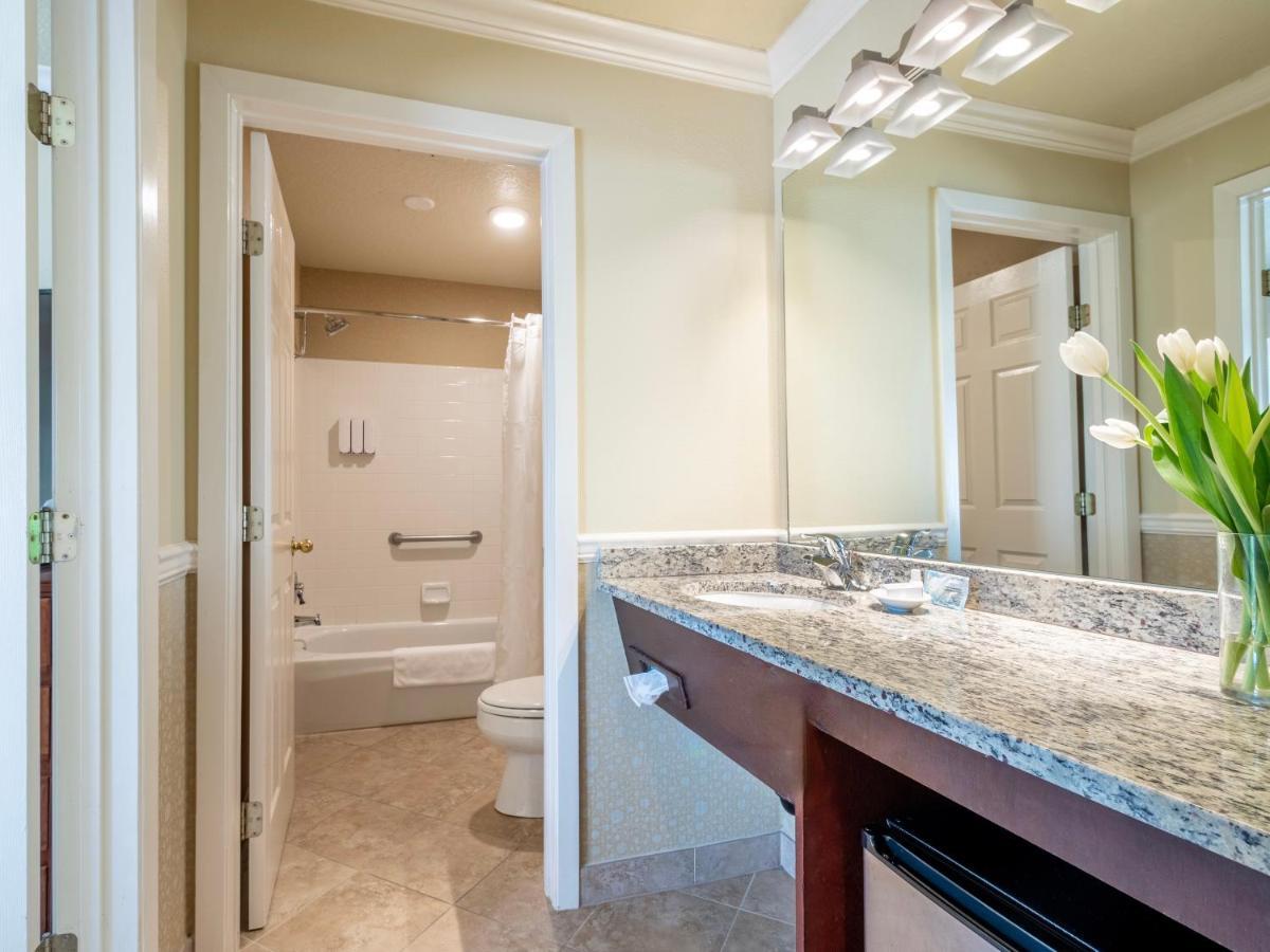 Century Hotel Tualatin
