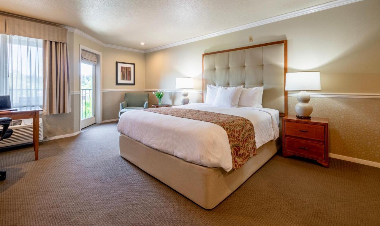 Hotel Century Tualatin
