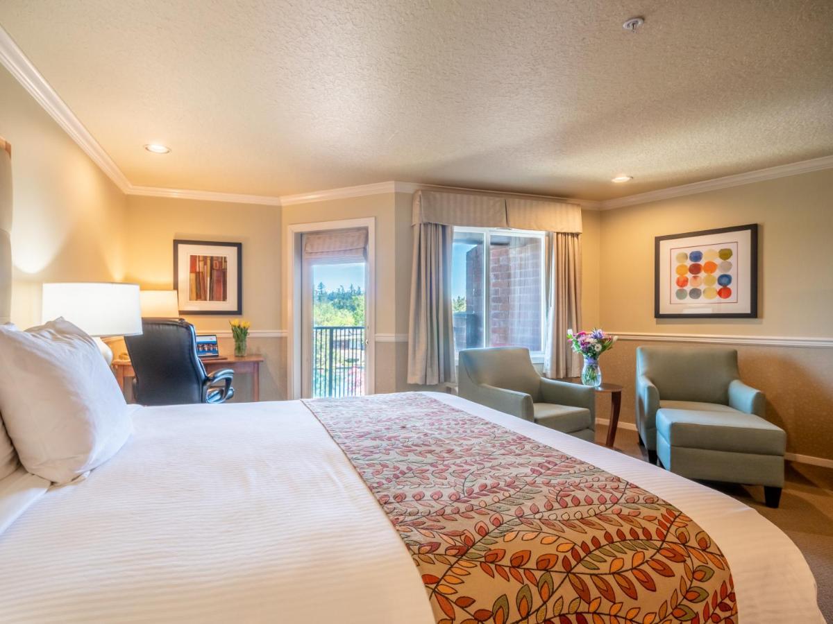 Century Tualatin